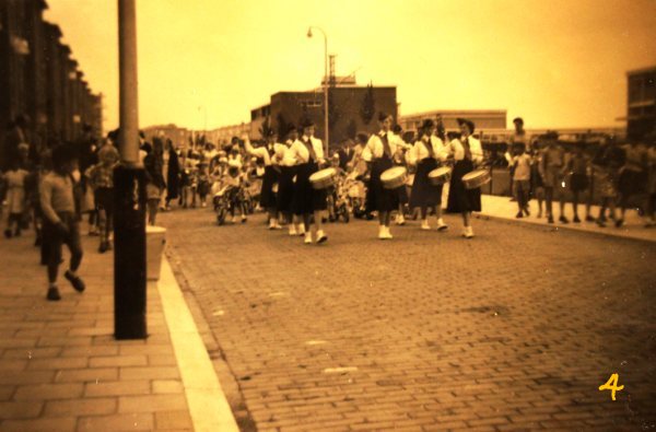 Optocht door de straat